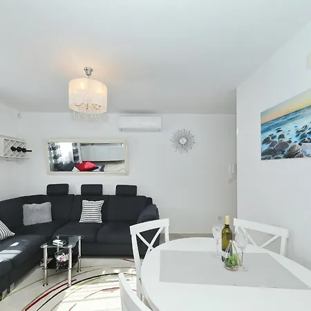 Apartment Donat Escape
